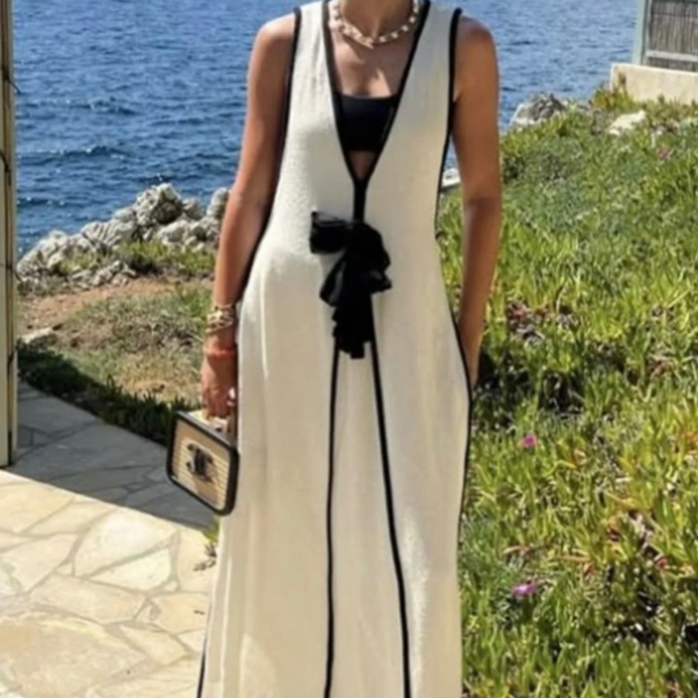 Boutique Maxi knit dress in cream with black trim size m